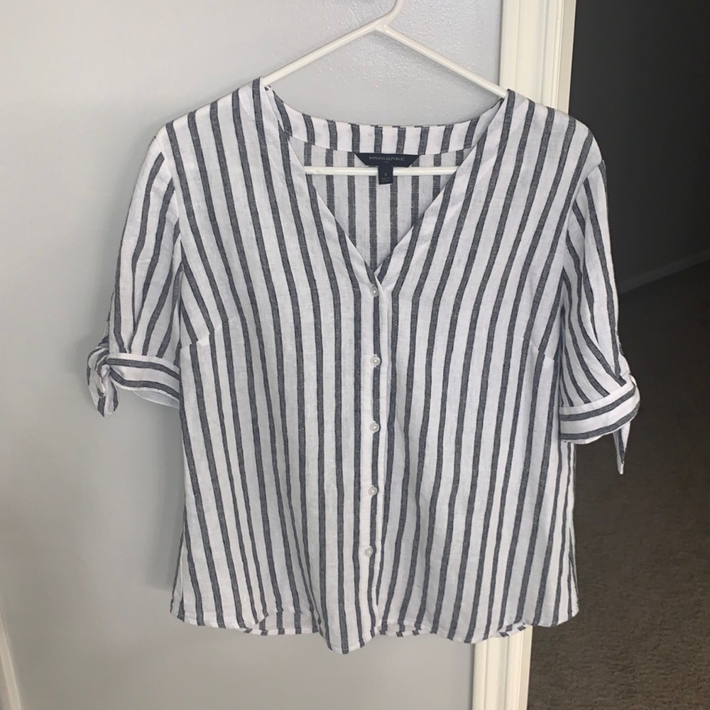 Never worn banana republic button up top